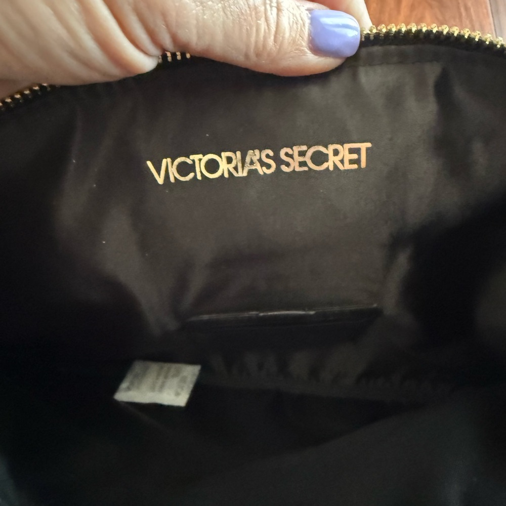 Victoria's Secret Gold Sequin Fold-Over Clutch - Picture 2 of 4